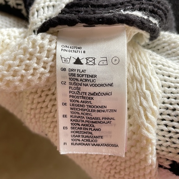 H&M Divided Star Sweater - L - Picture 7 of 7